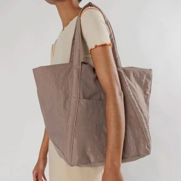 NWT Baggu Cloud Bag - Taupe - Picture 1 of 2